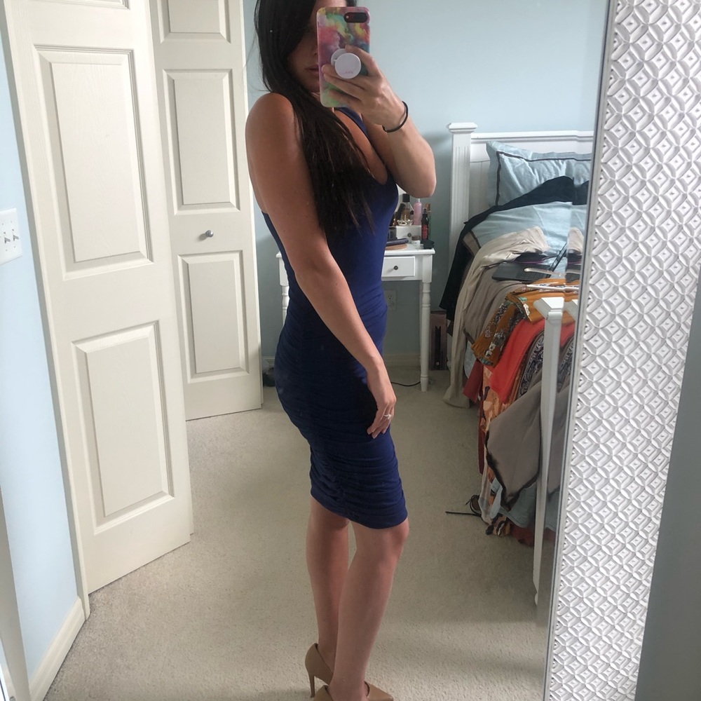 NWOT- Stretchy midi dress💙